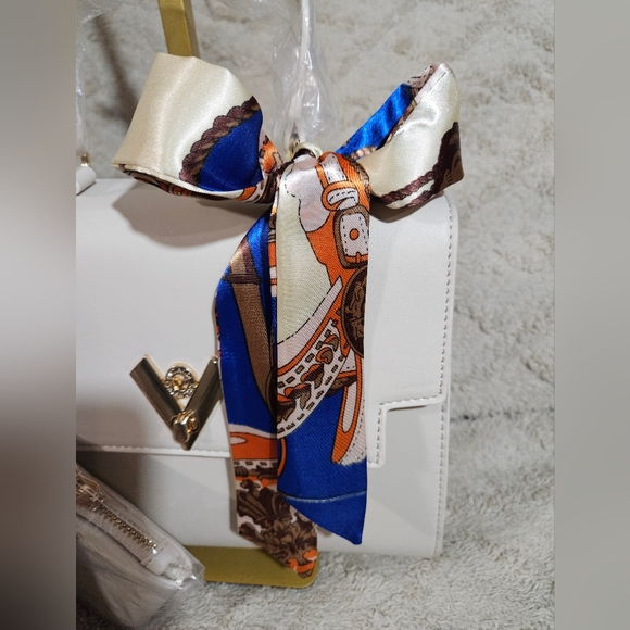 Valentino Orlandi Cream With Gold Accents Shoulder Bag And Wallet Set NWTS - Picture 13 of 14